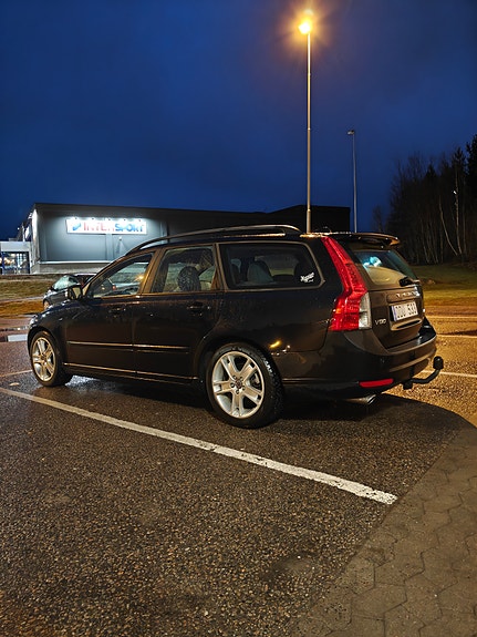 Volvo V50 3 of 9