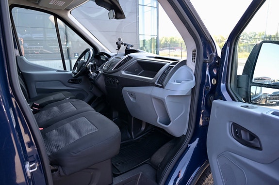 Ford Transit 9 of 15
