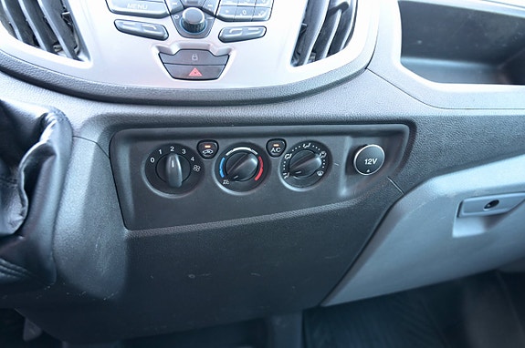 Ford Transit 12 of 15