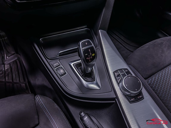 BMW 340i 27 of 28