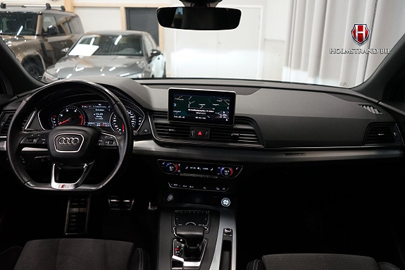 Audi Q5 8 of 16