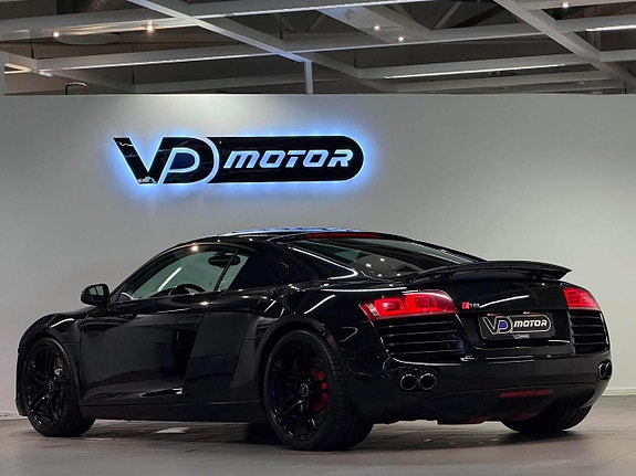 Audi R8 2 of 5