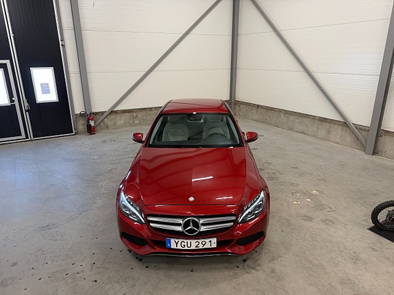 Mercedes-Benz C300 3 of 5