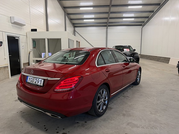 Mercedes-Benz C300 5 of 5