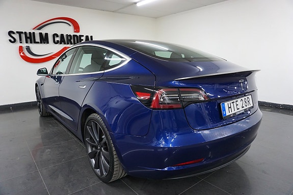 Tesla Model 3 4 of 5