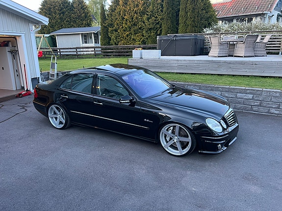 Mercedes-Benz E63 2 of 5