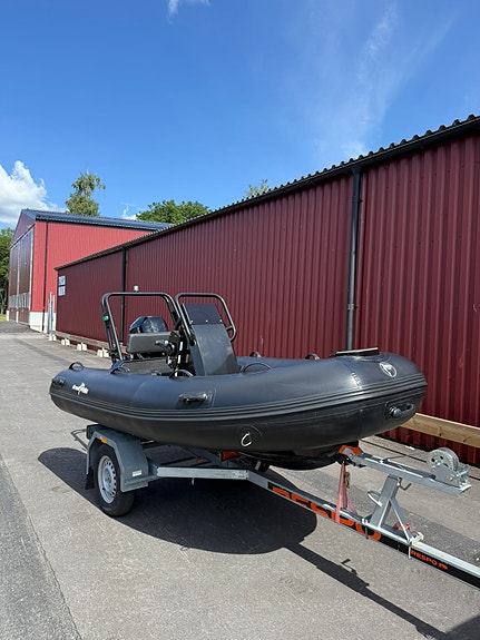 Greatwhite DLX 330 ALU RIB + Trailer 5 of 5