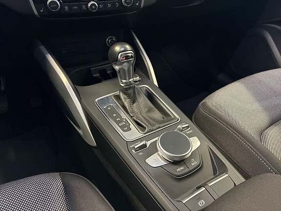 Audi Q2 10 of 15
