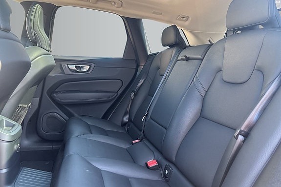Volvo XC60 11 of 22