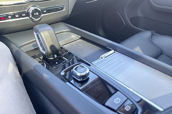 Volvo XC60 18 of 22