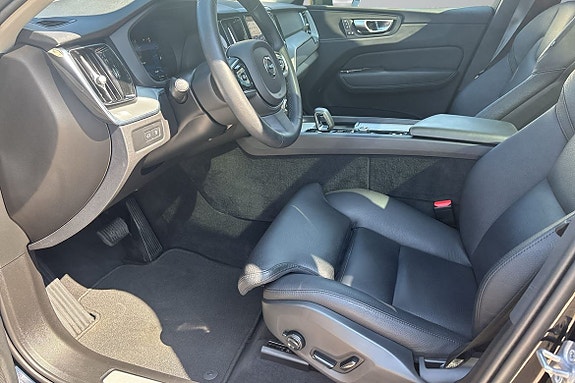 Volvo XC60 10 of 22