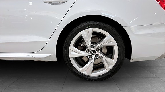 Audi A4 6 of 22