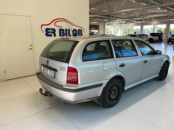 Skoda Octavia 3 of 5