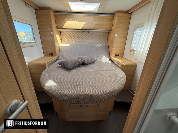 Adria Coral 670 SC *Queenbed* 1700 mil 8 of 19