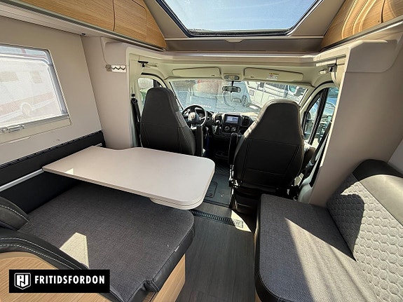 Adria Coral 670 SC *Queenbed* 1700 mil 16 of 19