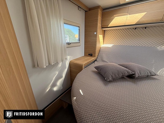 Adria Coral 670 SC *Queenbed* 1700 mil 9 of 19