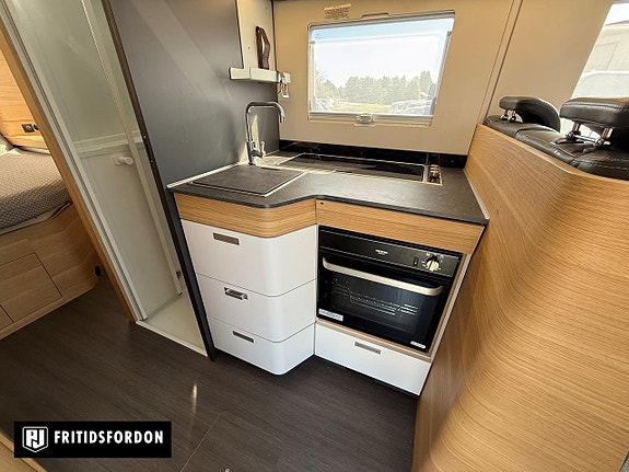Adria Coral 670 SC *Queenbed* 1700 mil 19 of 19