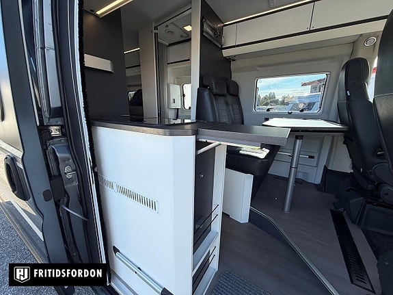Adria Twin 640 SLB 9 of 17