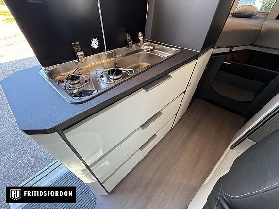 Adria Twin 640 SLB 11 of 17