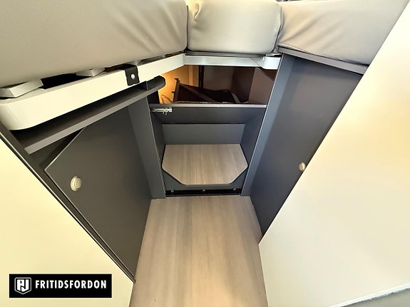 Adria Twin 640 SLB 15 of 17