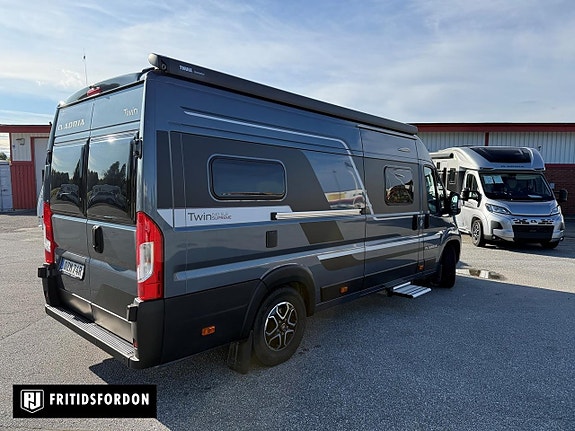Adria Twin 640 SLB 2 of 17