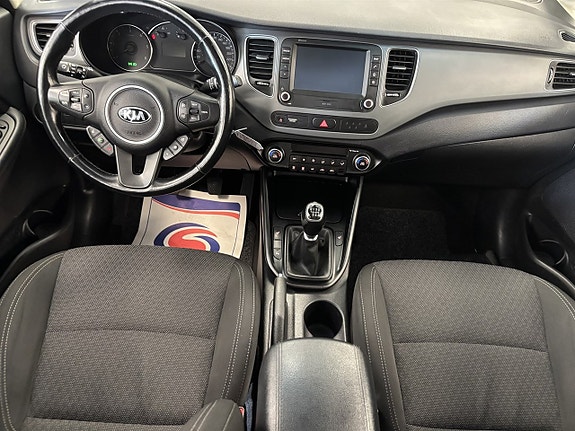 Kia Carens 7 of 10