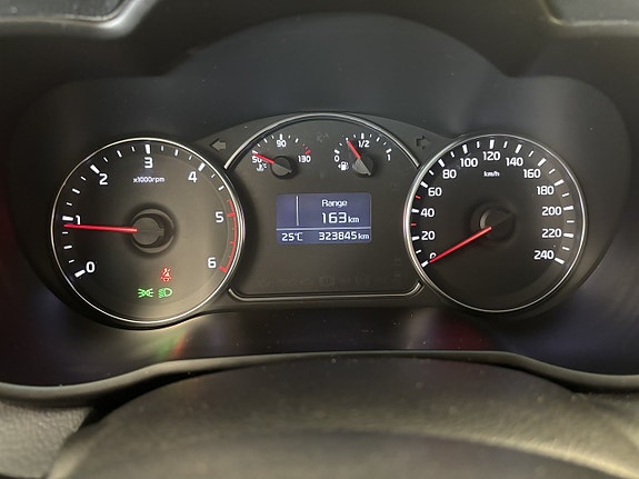 Kia Carens 9 of 10