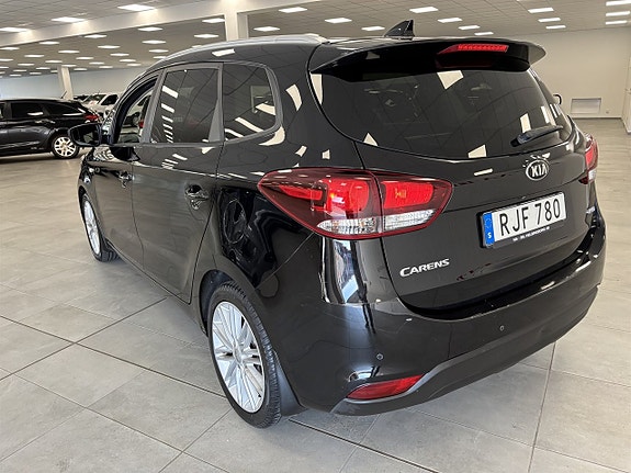 Kia Carens 4 of 10