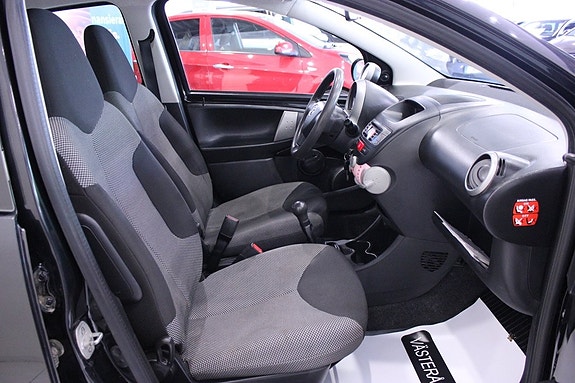 Toyota Aygo 14 of 24