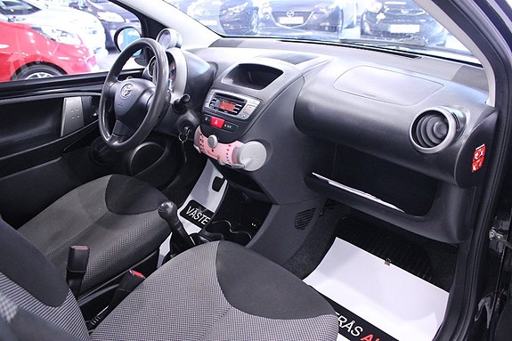 Toyota Aygo 13 of 24
