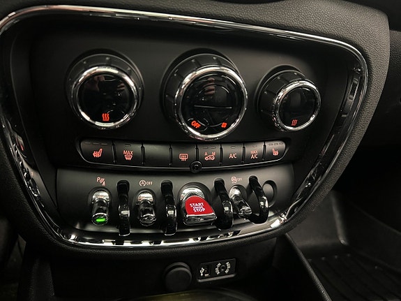 MINI Cooper S 18 of 30