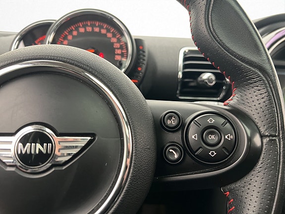 MINI Cooper S 21 of 30