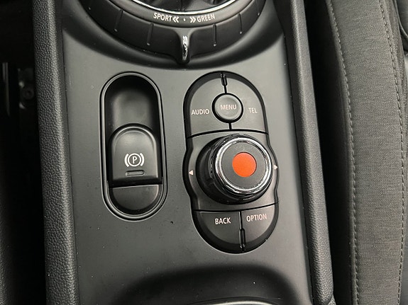 MINI Cooper S 19 of 30
