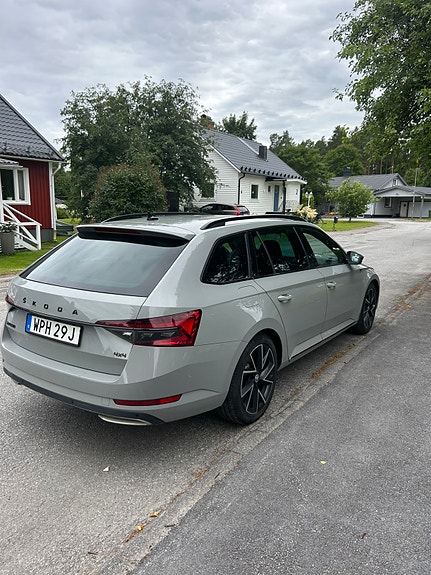 Skoda Superb 2 of 5