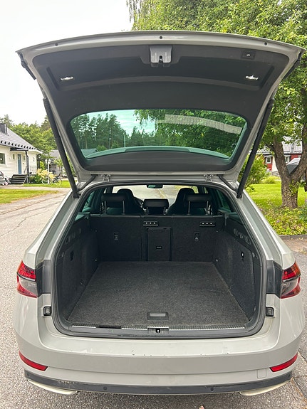 Skoda Superb 4 of 5