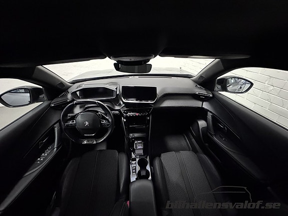 Peugeot e-2008 4 of 5
