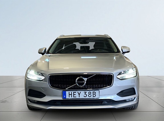 Volvo V90 2 of 21