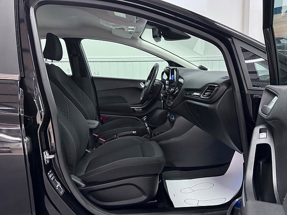 Ford Fiesta 13 of 22