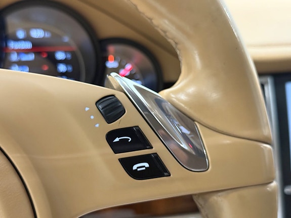 Porsche Panamera 26 of 30