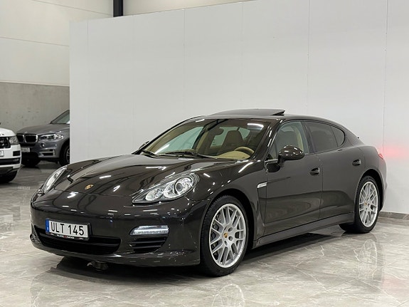 Porsche Panamera 4 of 5