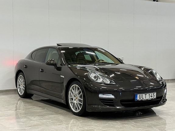 Porsche Panamera 2 of 5