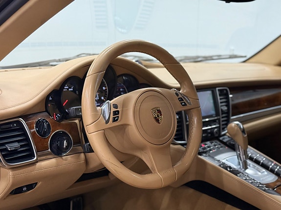 Porsche Panamera 9 of 30