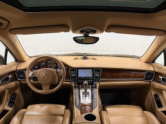 Porsche Panamera 10 of 30