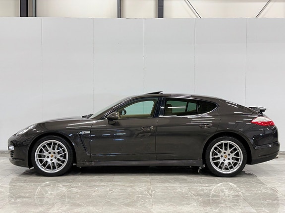 Porsche Panamera 8 of 30
