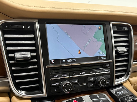 Porsche Panamera 16 of 30