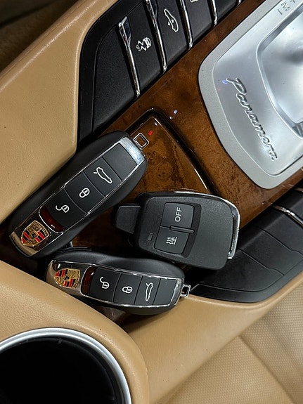 Porsche Panamera 29 of 30