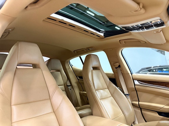 Porsche Panamera 15 of 30