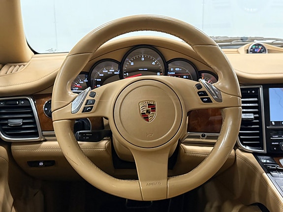 Porsche Panamera 24 of 30