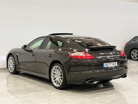 Porsche Panamera 3 of 5
