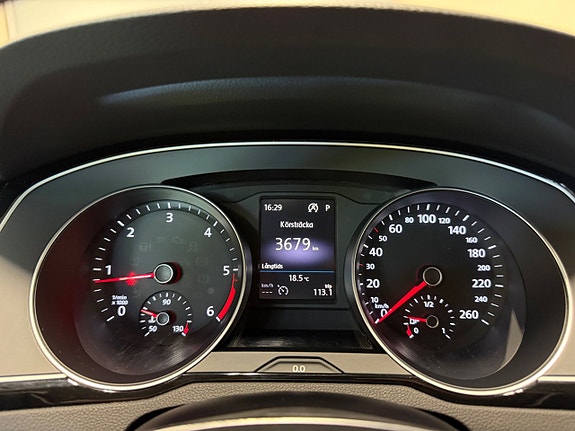 Volkswagen Passat Alltrack 22 of 26